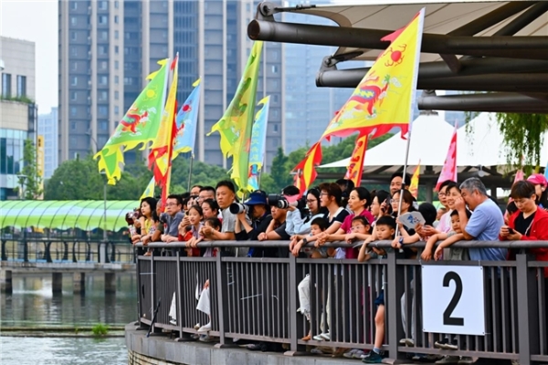 桨扬夏水承文脉 河载千年润陶都——2026大运河龙舟系列活动（江苏·宜兴站）开桨竞渡 