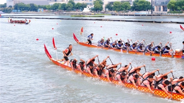 桨扬夏水承文脉 河载千年润陶都——2026大运河龙舟系列活动（江苏·宜兴站）开桨竞渡 