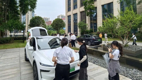 你好重庆！嘉信立恒「百站共生」西南首站落地，特斯拉驶入新大正总部园区 