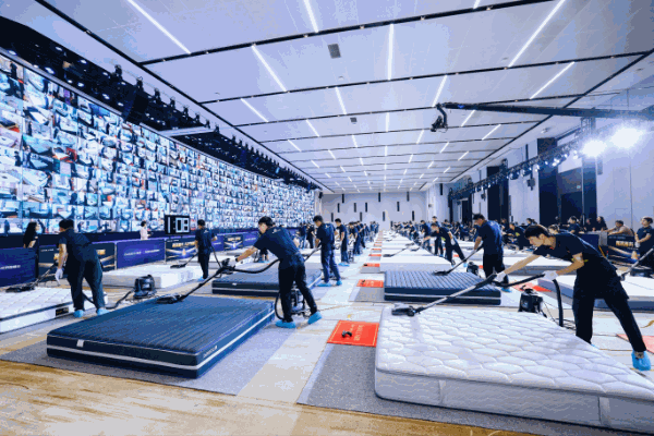 多城联动除螨护眠，慕思金管家再树健康睡眠服务新标杆 