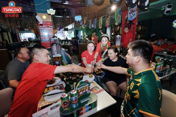 青岛啤酒球迷派对引爆济南站  