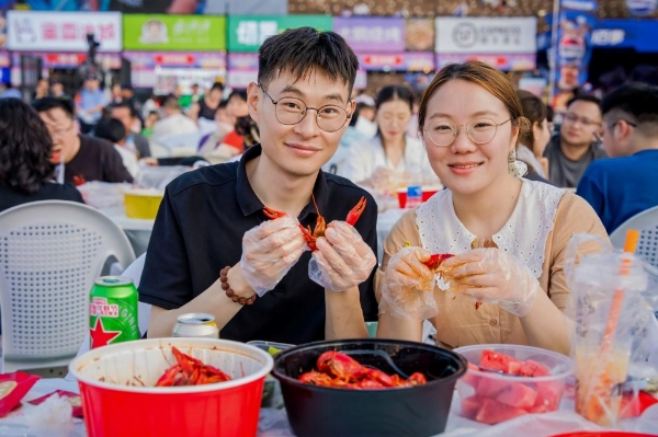第26届盱眙龙虾节开炫！ 3天吃掉120吨龙虾 这才是夏天该有的样子 