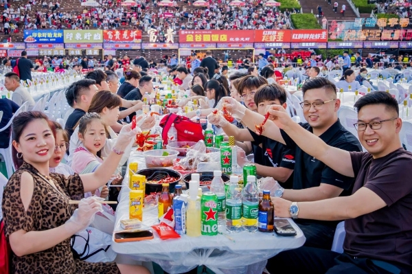 第26届盱眙龙虾节开炫！ 3天吃掉120吨龙虾 这才是夏天该有的样子 
