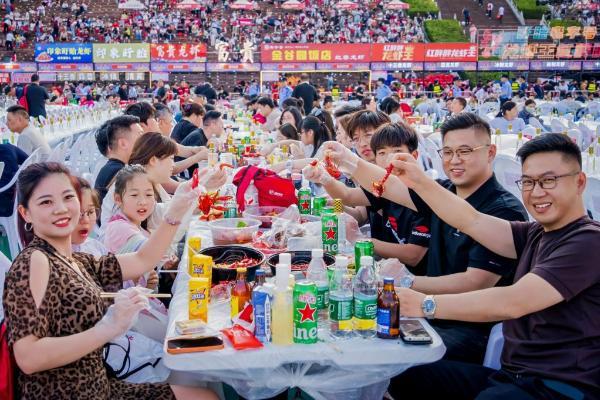 第26届盱眙龙虾节开炫！ 3天吃掉120吨龙虾 这才是夏天该有的样子 