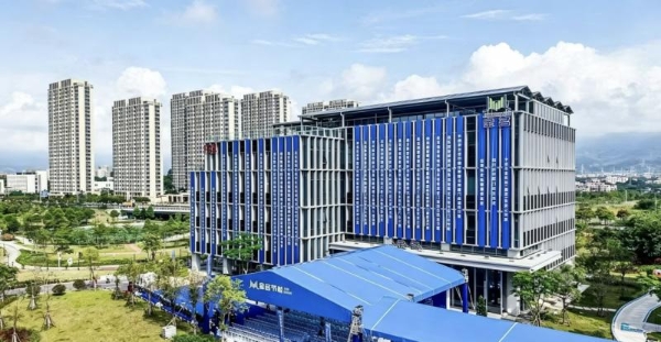 节能周净零碳建筑新标杆！全球首创海尔直流磁悬浮落地金名数智基地 