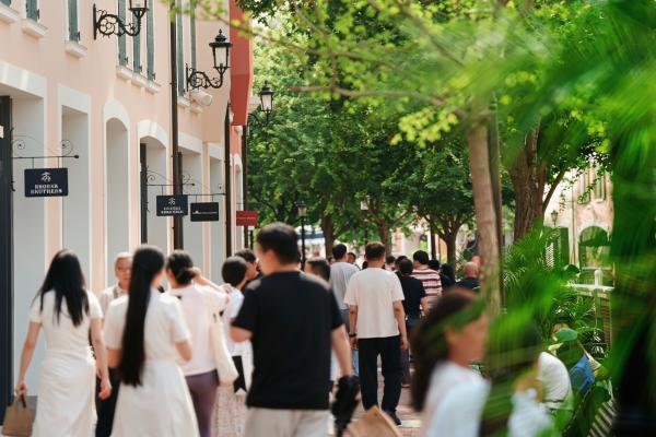 FV佛罗伦萨小镇2026“夏日活力季”正式启幕 七城联动，共筑意式夏日松弛感 