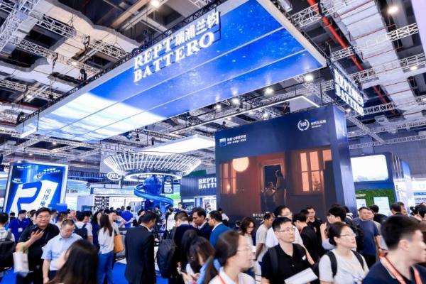 冠军同频 聚能全球：瑞浦兰钧携国米传奇与硬核科技闪耀SNEC2026 