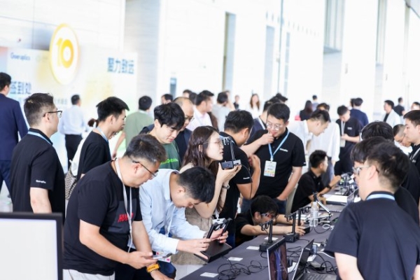 歌尔光学第十届VR&AR显示光学技术峰会在沪举行 聚焦“聚力致远”共推XR产业发展 