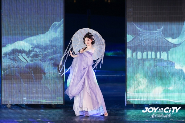 佳能携手无忧传媒“JOY in CITY”盛典电影机讯道化方案落地户外直播