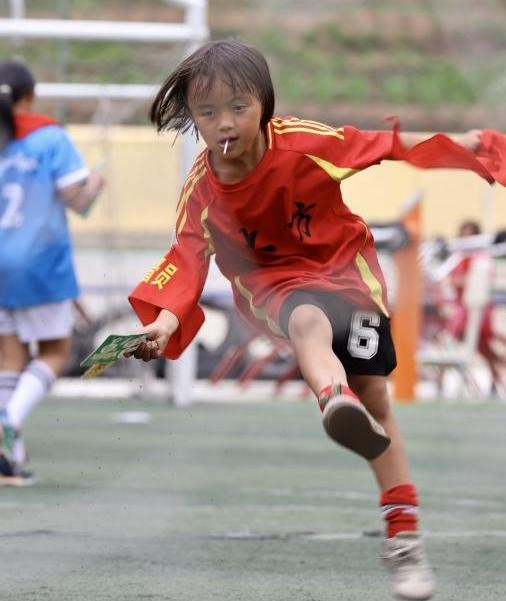 小快克×凤凰网体育×高红：让每个乡村女孩的足球梦快一点被看见 