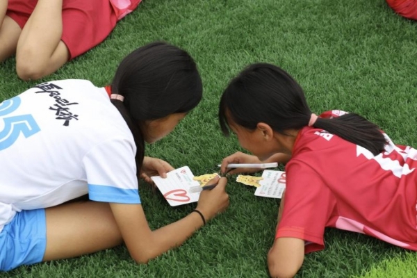 小快克×凤凰网体育×高红：让每个乡村女孩的足球梦快一点被看见 