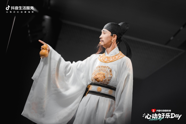 这帮景区顶流NPC集体出逃，在杭州干了件大事 