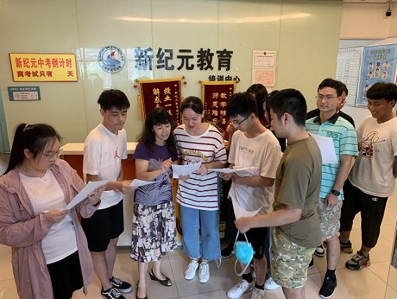 上海选择高考复读，而不想去外地大学与民办高校 