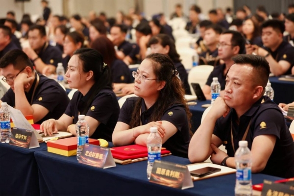 40+同行AI，门道致到｜金迪集团40周年庆典暨品类战略发布会圆满落幕！ 