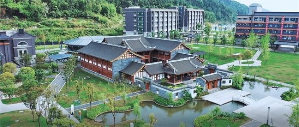 985UP：以资源整合重塑教育合作新生态，打造教育赛道“超级连接器” 