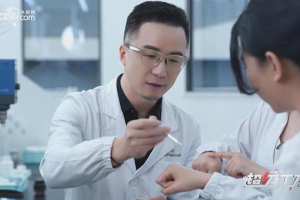央视网超级工厂走进樊文花 探秘38年面部护理国民品牌的"柔与刚