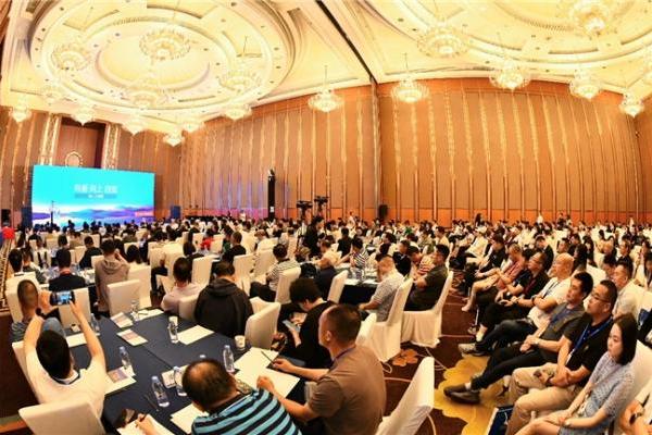 卢俊卿“赢在下一代”成都开讲，第十三届独角兽嘉年华锚定民企发展新动能