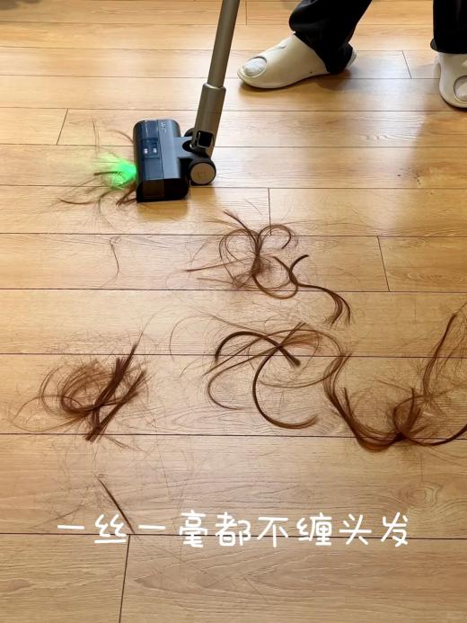 五款热门自集尘吸尘器同场PK：有的真省心，有的纯噱头