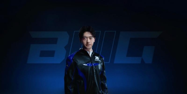 周冠宇惊喜出任爱玛黑翼全速领航员，神秘黑盒开启“全速热爱”出行新潮