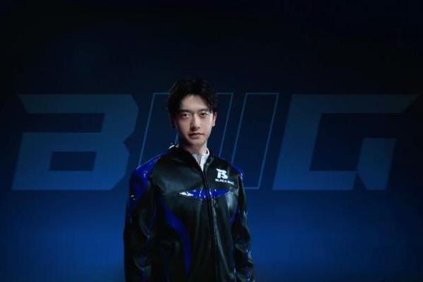 周冠宇惊喜出任爱玛黑翼全速领航员，神秘黑盒开启“全速热爱”出行新潮
