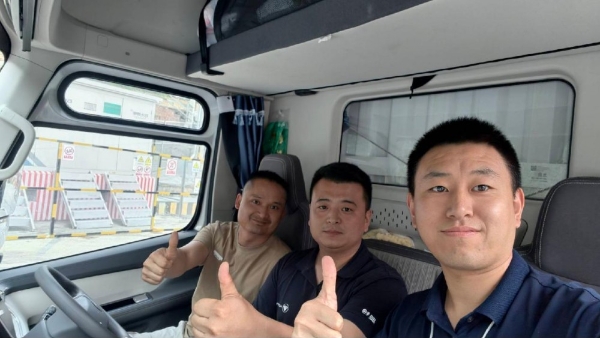 从滴滴司机到货运新兵：容老板的奥铃极电初体验