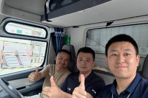 从滴滴司机到货运新兵：容老板的奥铃极电初体验