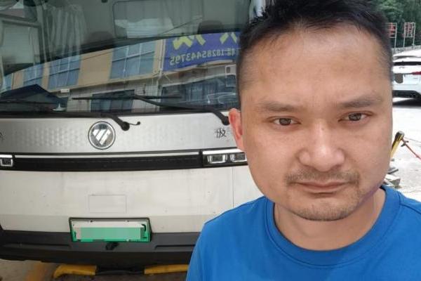 从滴滴司机到货运新兵：容老板的奥铃极电初体验