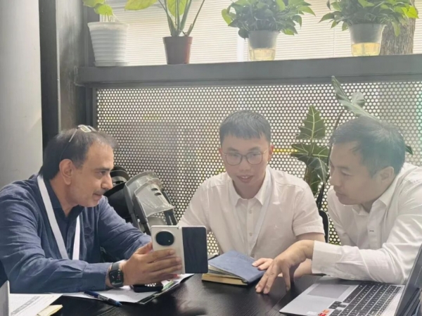 信然与迪拜客商达成意向合作 助力40亿美元海外算力数据中心项目
