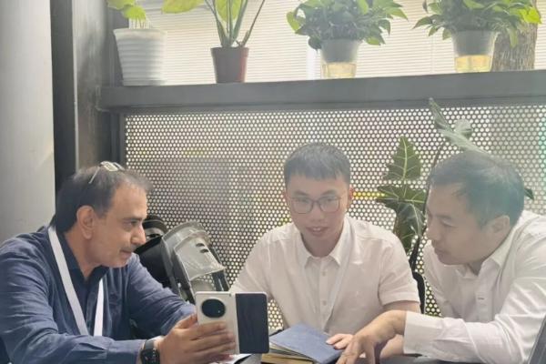 信然与迪拜客商达成意向合作 助力40亿美元海外算力数据中心项目