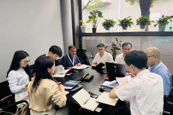 信然与迪拜客商达成意向合作 助力40亿美元海外算力数据中心项目