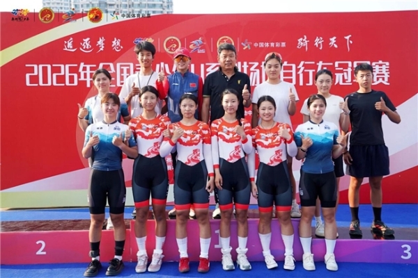 青春旋律澎湃激昂 青年车手从河北骑向未来 