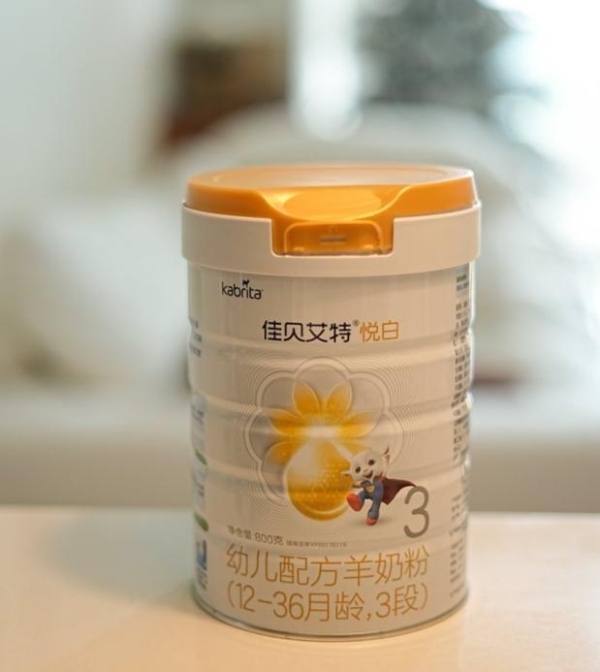 奶粉选购干货：奶源好的奶粉怎么选？热门奶粉横向测评 