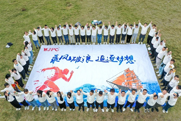 广东望京卡牌——方寸磨锋凝匠意 精工立范领潮行 