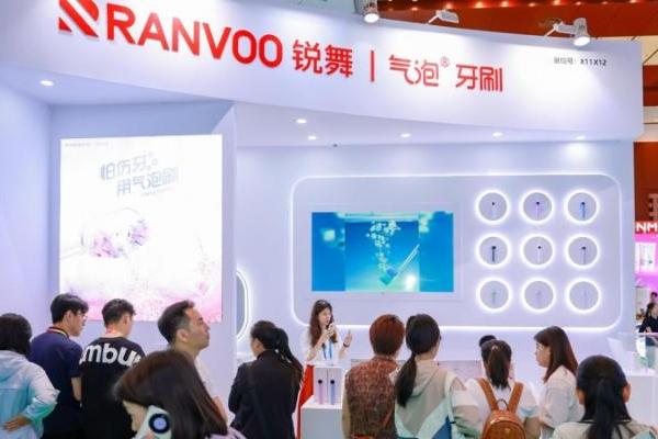 牙医力荐锐舞PQ5喷气牙刷：“刷干净”和“不伤牙”不再二选一 