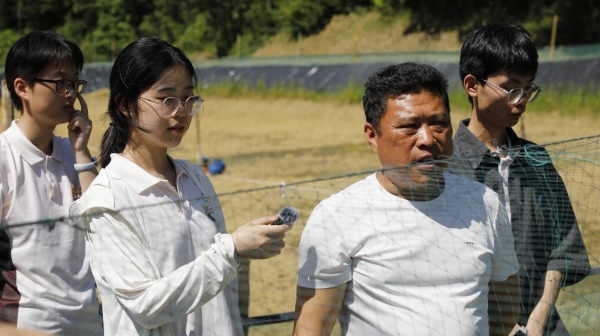 稻鳅共生育活水 青春实干助振兴 ——浙江越秀外国语学院实践团暑期赋能乡村振兴纪实 