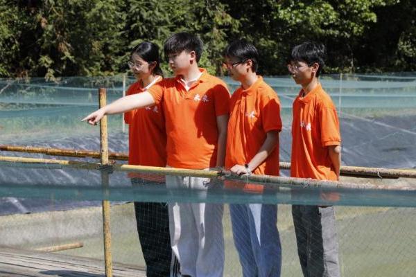 稻鳅共生育活水 青春实干助振兴 ——浙江越秀外国语学院实践团暑期赋能乡村振兴纪实 