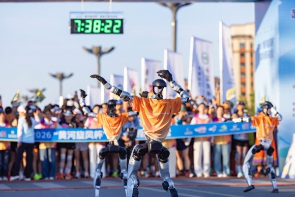 2026“黄河旋风杯”塔城半程马拉松燃情开跑 