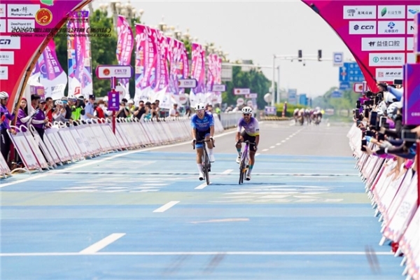 2026中国公路自行车公开赛（衡水站）圆满落幕！近1600名车手环湖竞速 赛事嘉年华燃动湖城 