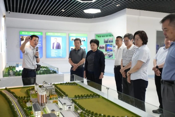 全国政协科技界别委员调研组莅临安发生物调研视察 