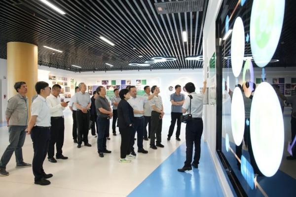 全国政协科技界别委员调研组莅临安发生物调研视察 