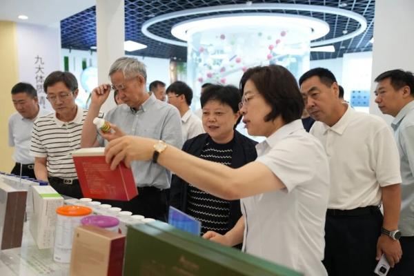 全国政协科技界别委员调研组莅临安发生物调研视察 