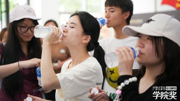 科学补水赋能青春创意！宝矿力水特校园行燃动郑州大学