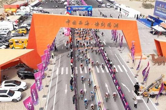 骑行中国西海 遇见大美巴州| 2026中国公路自行车职业联赛（博斯腾湖站）圆满落幕！ 