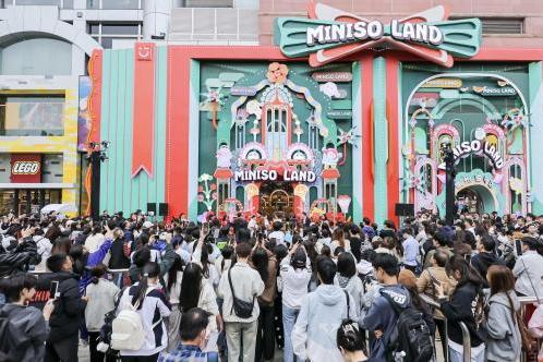 达沃斯观察｜名创优品叶国富：中国IP释放多赛道崛起结构性信号