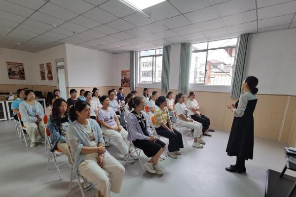 14年后，她再次选择晋级：从学生托管到老年托管，一场关于“爱”的接力 