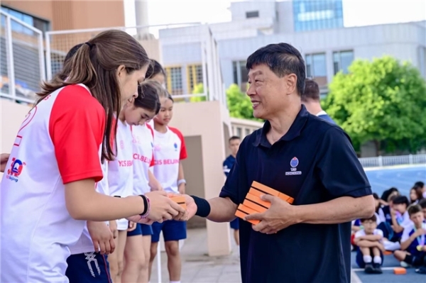 耀中耀华运动会观后感:体育不止运动,而是为了孩子们更完整的成长 