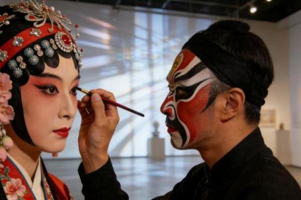 香港身份七年如何转永居？2026年续签衔接流程与注意事项科普