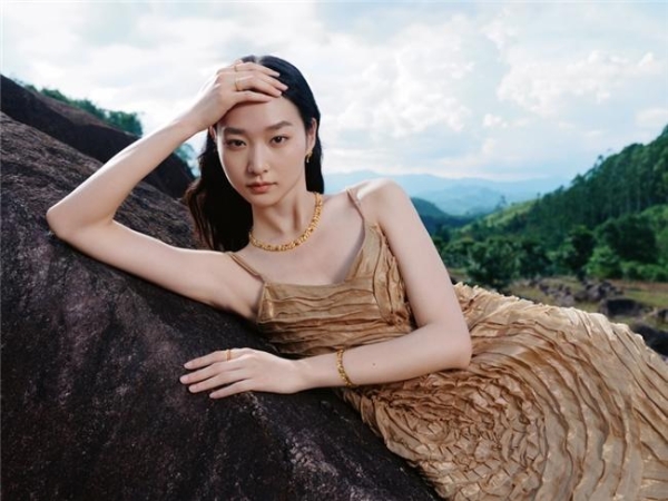 拾东方之韵，塑当代之形：MontiRivers山河集以当代诗意黄金品牌亮相深圳 