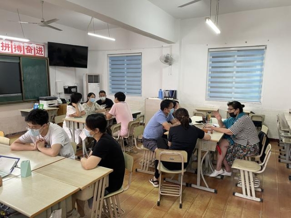 上海中考复读学校竟然变得抢手，报名靠预约 