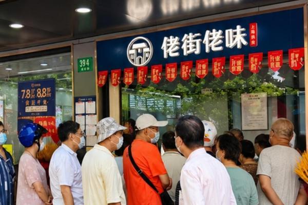 从酱鸭到手撕鸡，佬街佬味如何用70余款熟食回应上海家庭日常餐桌需求 